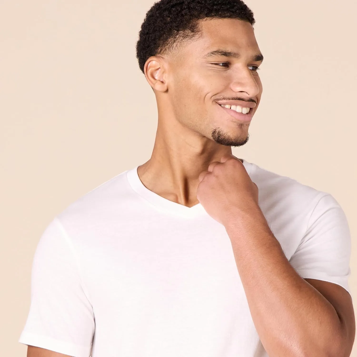 Amazon Essentials Men's V-Neck Undershirt, Breathable, Cotton, Pack of 6